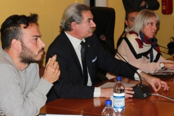 Migranti a Gozzano, il “caso” diventa politico