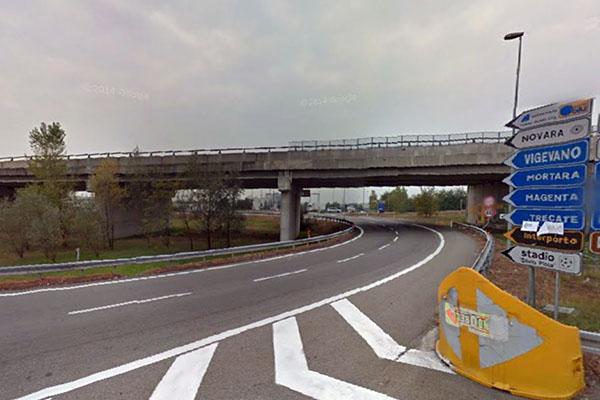 Commerciante fermato e rapinato in tangenziale