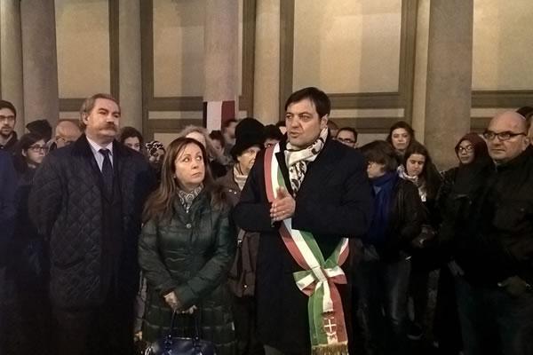 Cupola spenta in solidarietà al popolo francese