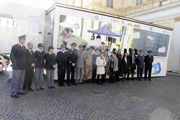 In piazza a Novara il Truck di “Una vita da social”
