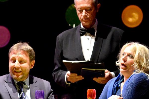 La vita coniugale? Con la Compagnia della Cipolla è una tragedia tutta da ridere