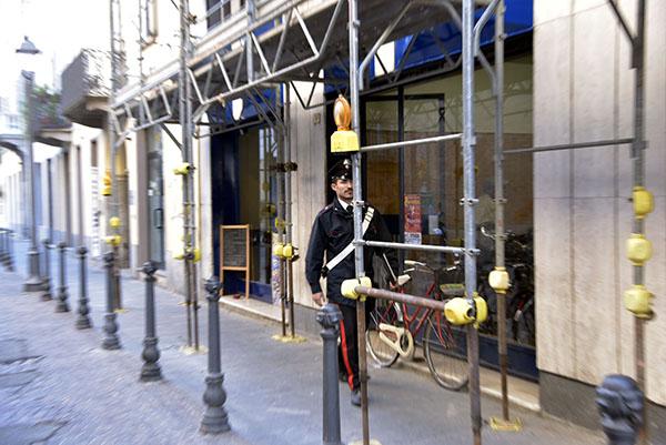 Ladri in azione in via Dominioni