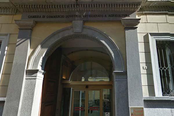 “Una mano per stringerne tante altre”