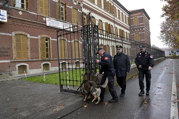Unità cinofile e carabinieri all’Omar per un controllo antidroga