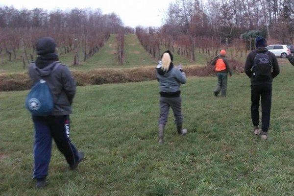 Animalisti tentano di fermare la caccia nei boschi