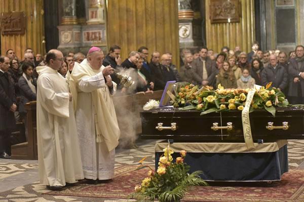 Cattedrale gremita per i funerali della dottoressa Fossaceca