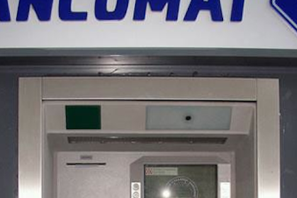 Gargallo, una petizione popolare contro la chiusura della banca