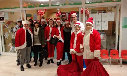 In visita ai bimbi della clinica pediatrica del Maggiore i volontari dell’associazione Andrea Valentini