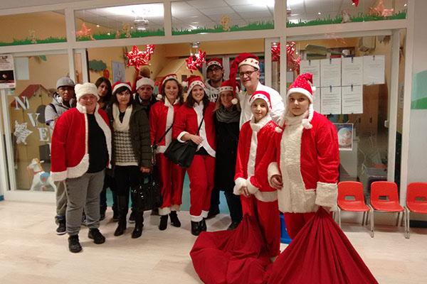 In visita ai bimbi della clinica pediatrica del Maggiore i volontari dell’associazione Andrea Valentini