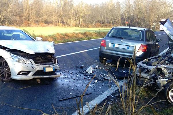 Incidente tra tre auto a Galliate