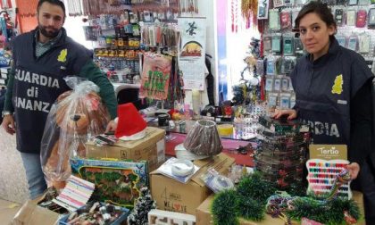 Le Fiamme Gialle di Borgomanero sequestrano oltre 20mila prodotti non sicuri, tra cui tanti giocattoli