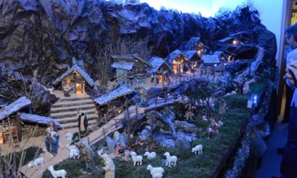 Matita laser e illuminazione a led, il presepe tradizionale incontra la tecnologia