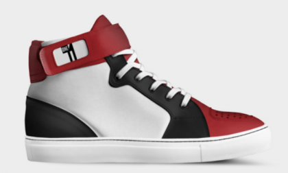 Disegna scarpe online e cerca compratori, è il sogno di moda di un omegnese