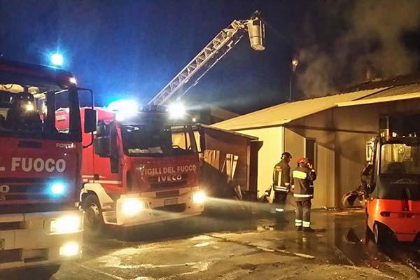 Incendi nella notte a Momo, Cameri e Gargallo