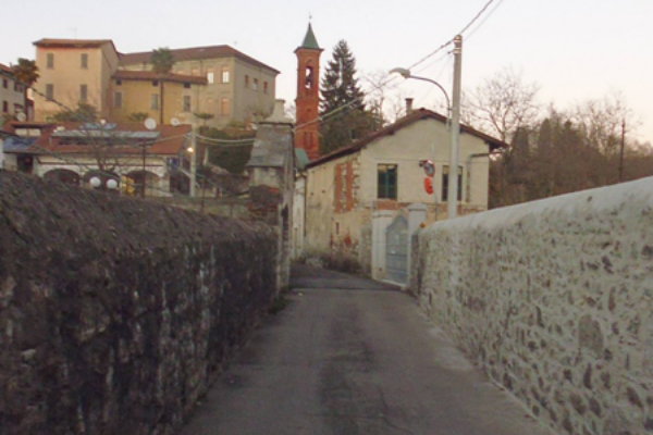 Più posti auto a Gozzano
