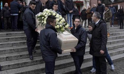 Ultimo saluto a Elena Pinna in una chiesa del Sacro Cuore gremita