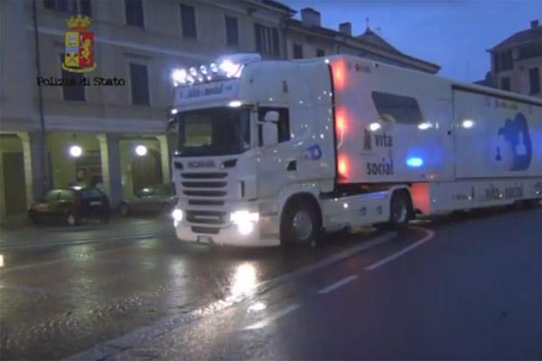 A Oleggio in tanti per Una Vita da Social, iniziativa contro il bullismo