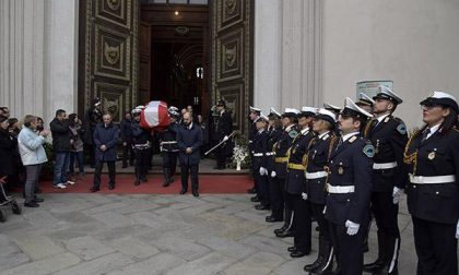 Addio alla vigilessa, il vescovo: “anche quando una mamma parte improvvisamente, resta dentro di noi”
