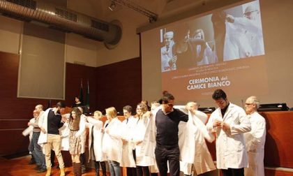 Cerimonia del camice bianco, tanta emozione per un passaggio importante (fotogallery)