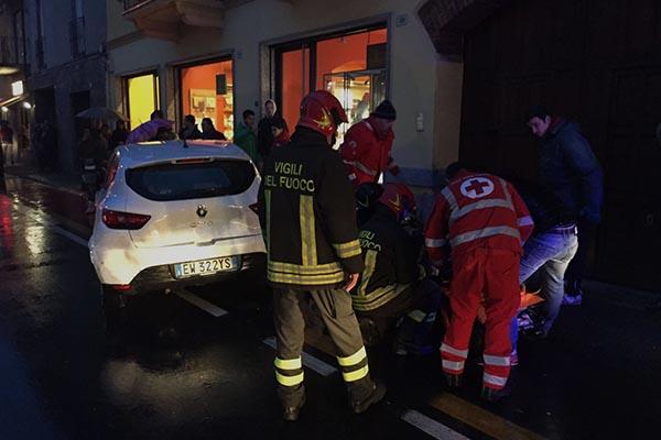 Incidente con più veicoli coinvolti in viale Beato Quagliotti