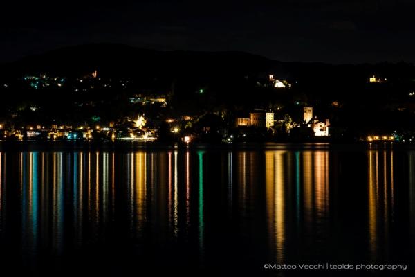 La magia del lago di notte (fotogallery)