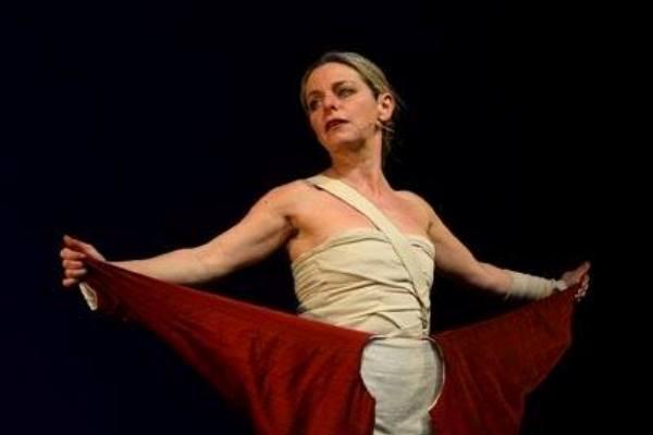 Lucilla Giagnoni interpreta Chimera al Rosmini