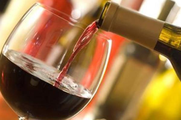 Messaggi d’autore in bottiglia attraversano l’Alto Novarese