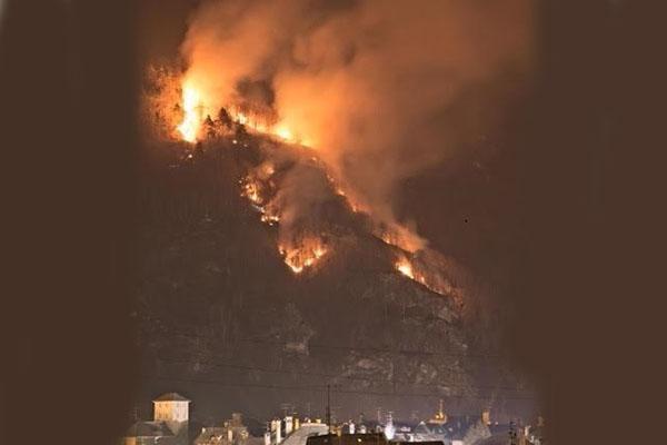 Val Vigezzo: sul posto anche due vigili del fuoco di Novara con un mezzo