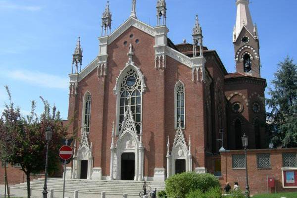 Chiesa gremita per l’ultimo saluto a Vittorio Pernechele