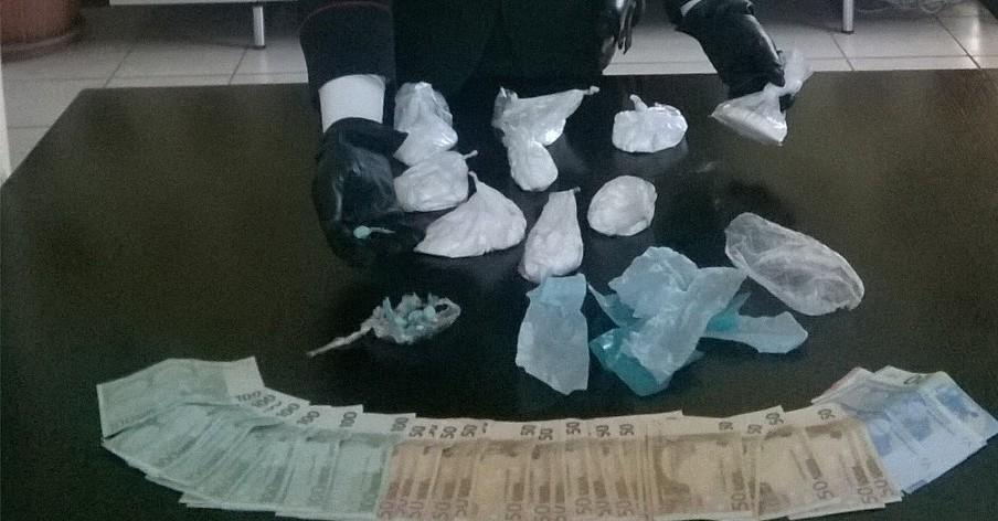 Cocaina dentro una damigiana: arrestato corriere della droga