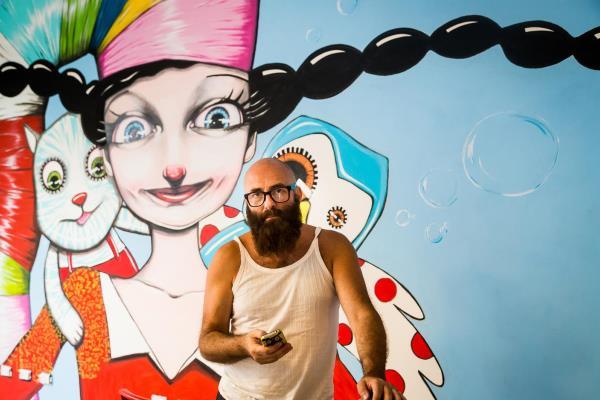 Il mondo magico di Angelo Barile in mostra nel ristorante “delle famiglie”