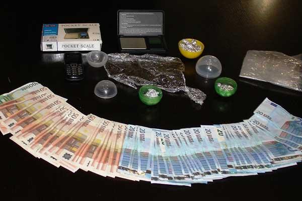 In manette pusher di 45 anni: a fermarlo i carabinieri