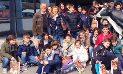 In visita al caseificio, la gita "golosa" degli alunni di Gattico