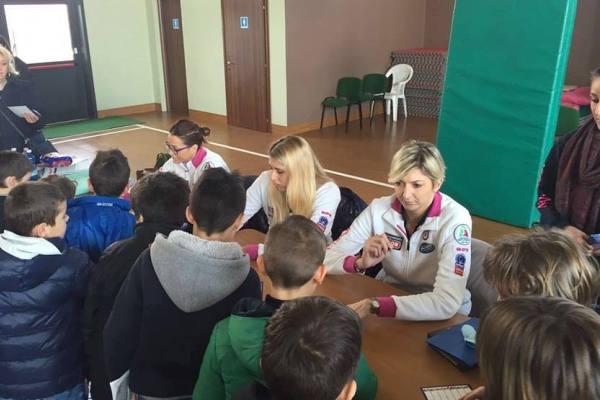La Igor Volley in visita alla scuola di Agrate Conturbia