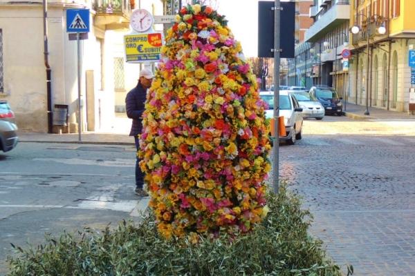 La Pasqua a Borgomanero arriva sullo spartitraffico