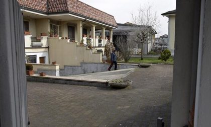 Rapinati di sera in casa da tre banditi
