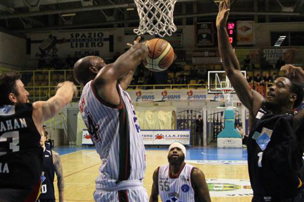 Roma vince, la Paffoni sta a guardare