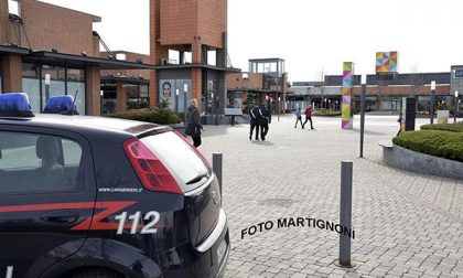 Ruba abbigliamento e profumi all’Outlet: arrestato 38enne