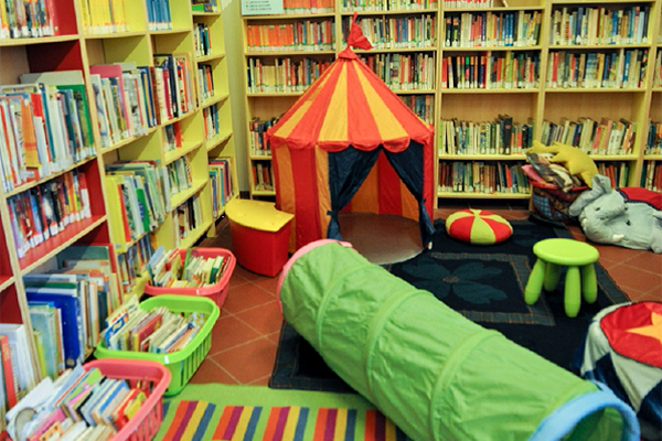 Trasloco della biblioteca di Arona, al via la petizione