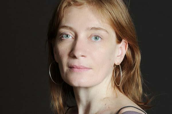 “Voci di Donna”: le dinamiche di coppia nella tragicommedia di Valentina Diana