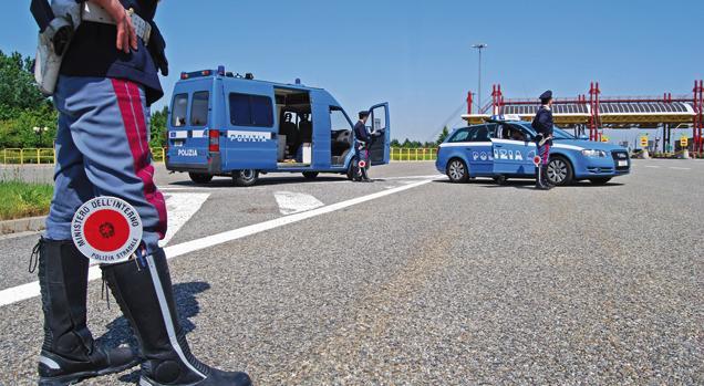 Alticcia alla guida: 23enne di Arona denunciata dalla Stradale