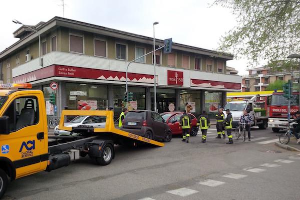 Ancora un incidente tra viale Giulio Cesare e via Adamello