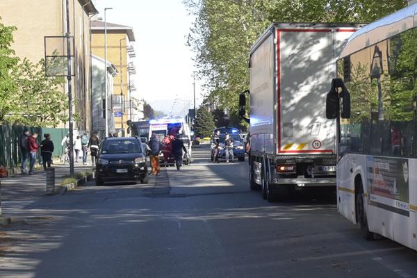 Pedone investito in viale Giulio Cesare