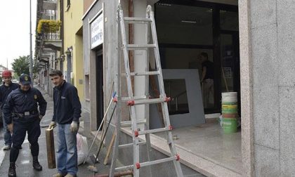 ‘Spaccata’ alla BpN di corso Trieste: bottino in fase di quantificazione