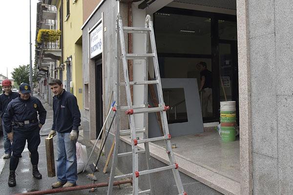 ‘Spaccata’ alla BpN di corso Trieste: bottino in fase di quantificazione