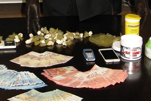 Spacciatore in manette a Cureggio