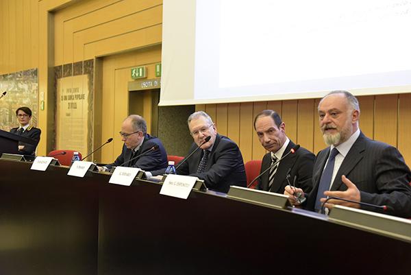 Tutti a lezione di antiterrorismo. Insegna l’Italia