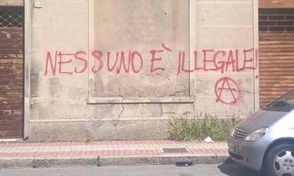 Appaiono scritte sui muri di S. Agabio con a tema il corteo di Forza Nuova