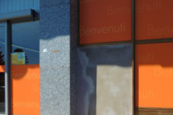 Fanno saltare la cassa continua del supermarket