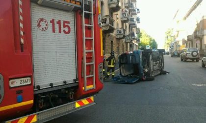 Veicolo ribaltato in viale Roma mercoledì pomeriggio